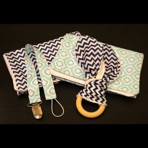 New handmade baby set burp cloths pacifier holder